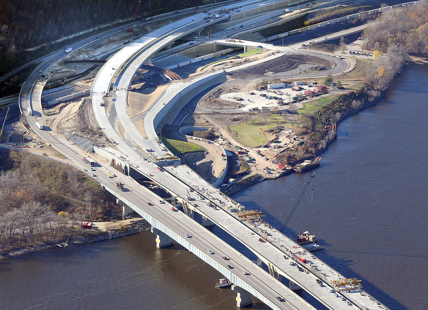 Dresbach bridge construction
